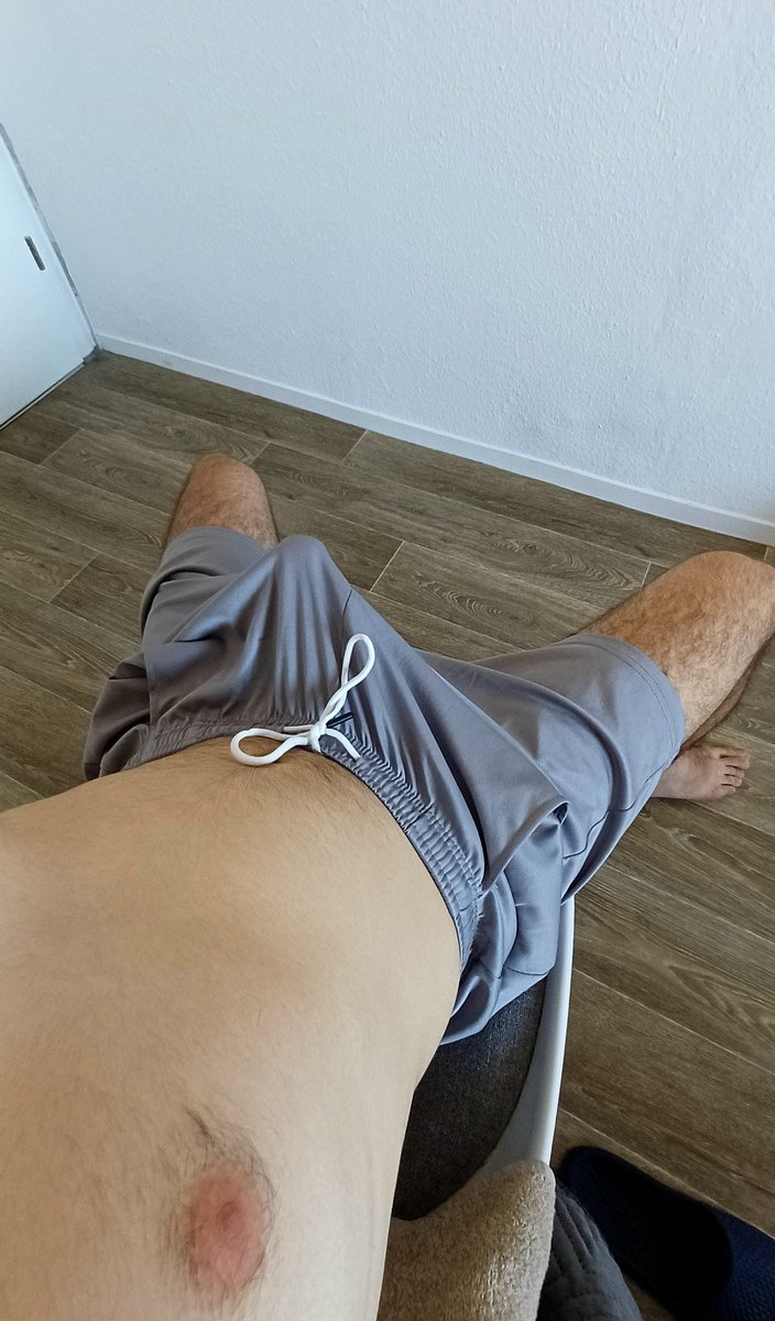 Modest_boy_'s tweet photo. Mittwoch ist ein harter Tag, deshalb muss man sich manchmal einfach hinsetzen und neue Kräfte sammeln😅😜
#horny #Wednesday #хтивасереда #хтивка https://t.co/FDrDWL2bkp