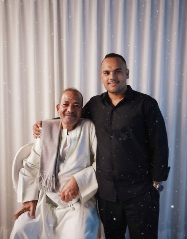 ahmedsayedrefay's tweet photo. رحمت •اللّـہ̣̥ عليگ ياابي والله وباالله گان أإأبـْيے عمود البيت الذي ستند عليه وجعل بيناا اعمدة نستند ع بعضنا

ولگن وباالله ان العمود الااساس هو الذي گان يحتمل گل شئ في بيتنا غفرالله ڵـڱ ياابي 🥺😔 https://t.co/DzIbZNvhyE