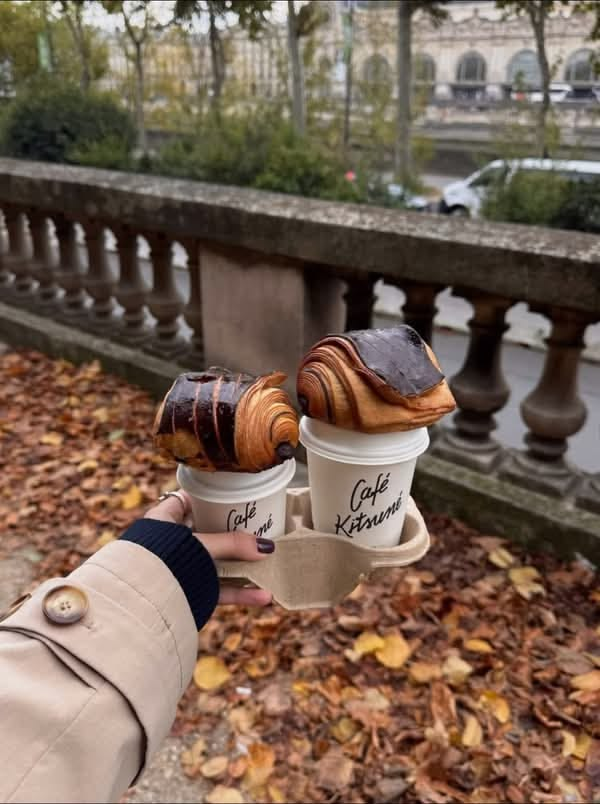 etherealdior's tweet photo. coffee tastes better in the fall https://t.co/gviYm9D2Iy
