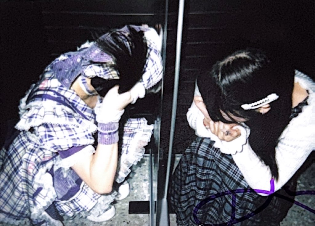rvmzlei's tweet photo. ポーズ何してもいい？って聞かれたから何するんだろって思ってたらツインテールぶん回しだしてやばい。 https://t.co/l4XgrVMfgi