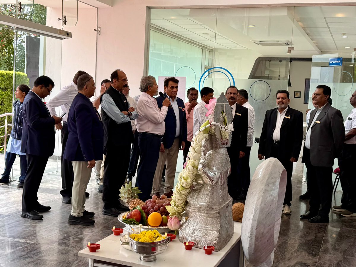 BIECentre's tweet photo. #Expodent Bengaluru 2026 wrapped up at BIEC (Sept 25-27) 🦷✅ 19,000 visitors✅ 450 exhibitors
✅ 15 foreign participants
Digital dentistry, CAD/CAM, imaging and more under one roof. 
Hosting an event? Make BIEC your venue 📩 info@biec.in
#BIEC #Bengaluru #DentalTech #Tradeshow https://t.co/i1RpW7jvxk