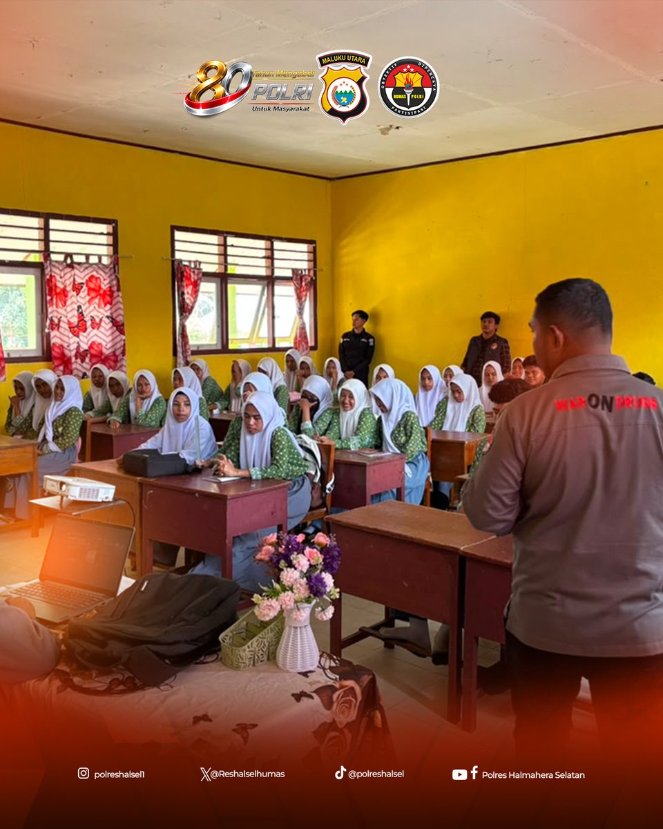 Reshalselhumas's tweet photo. Cegah penyalahgunaan narkoba sejak dini! 🚫💊 Satresnarkoba Polres Halmahera Selatan terus hadir memberikan edukasi kepada generasi muda melalui sosialisasi bahaya narkoba di SMA Islam Desa Marabose, Kecamatan Bacan. https://t.co/Njlf01etfu