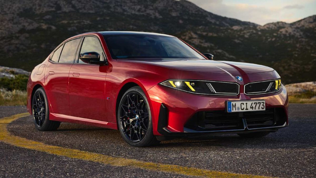 evomagazine's tweet photo. The new combustion-powered BMW 3-series is finally here, and on top of being as fast and powerful as an F80 M3, the new range-topping M350 variant will come with a drift mode. https://t.co/l3jDrYk2t4