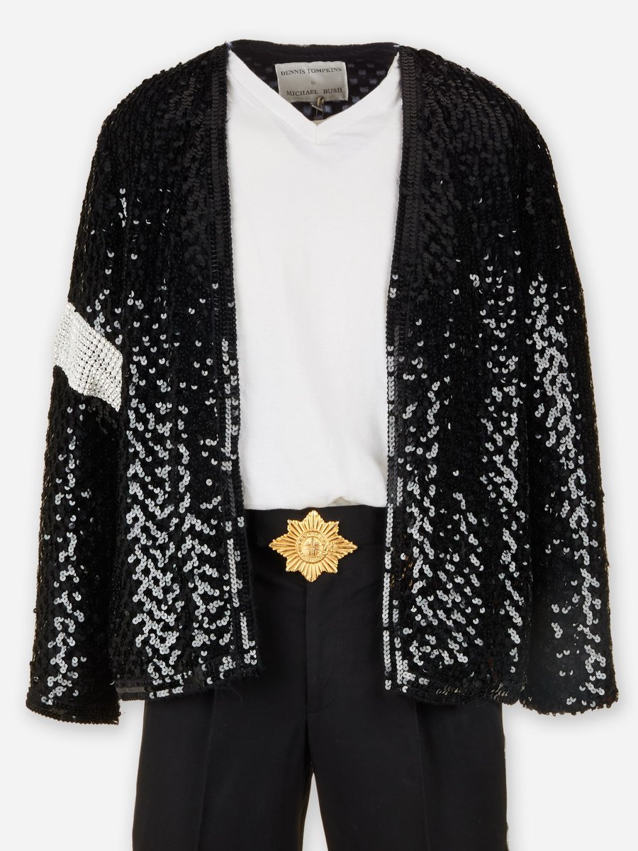 malohotra's tweet photo. Photo shared by MOPOP on August 22, 2026, tagging @juliens_auctions. It may feature a jacket, blazer, cardigan, coat, and text. https://t.co/wsPTnROmWp