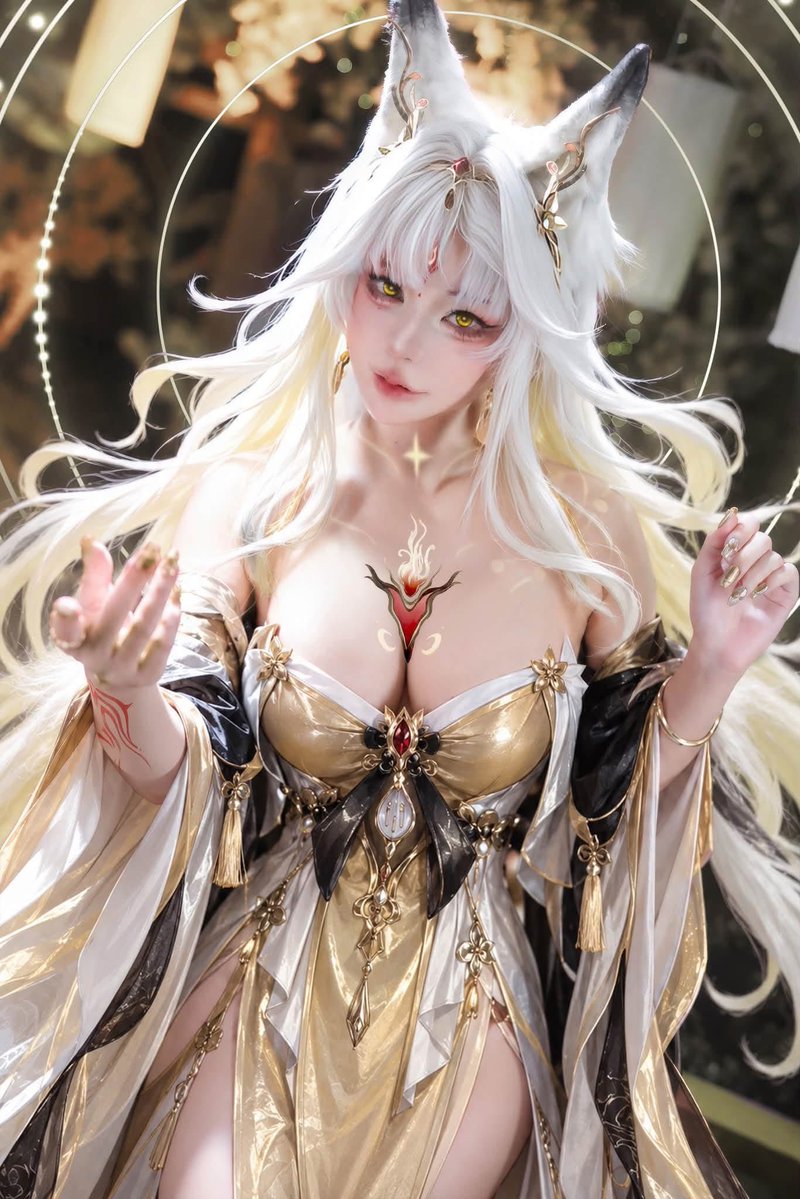 meenfox's tweet photo. Goodluck on Hsin gacha everyone… but should I use red or gold outfit to summon her ? 🦊🤣

code for comeback player >> 3749X9KTSQ

#hsin #cosplay #wutheringwaves https://t.co/TpHoyqyilL