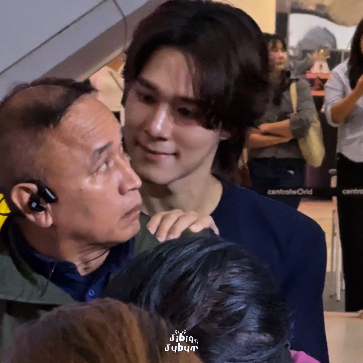 JibiaJubum's tweet photo. ตัวพ่อพอทน                                                   ตัวลูกพอเลย https://t.co/Xvm33mJzQ2