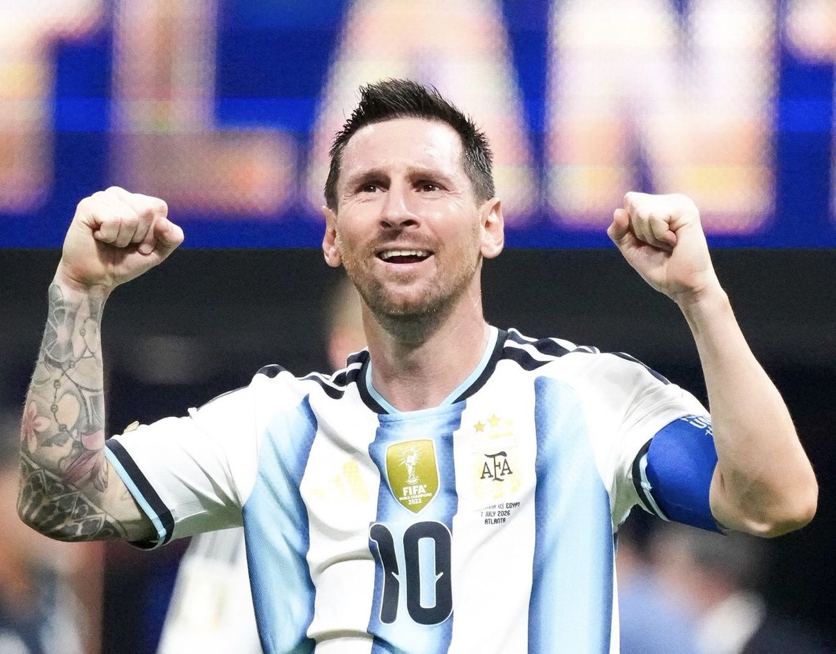 Hemmy_Lfc's tweet photo. 🚨🇦🇷 Lionel Scaloni on plan for Leo Messi: “For sure Messi is expected to join the camp on Sunday after the game against Burkina Faso”.

“If he wants to play on 3rd October too, no problem!”. https://t.co/Y4nF8odh53