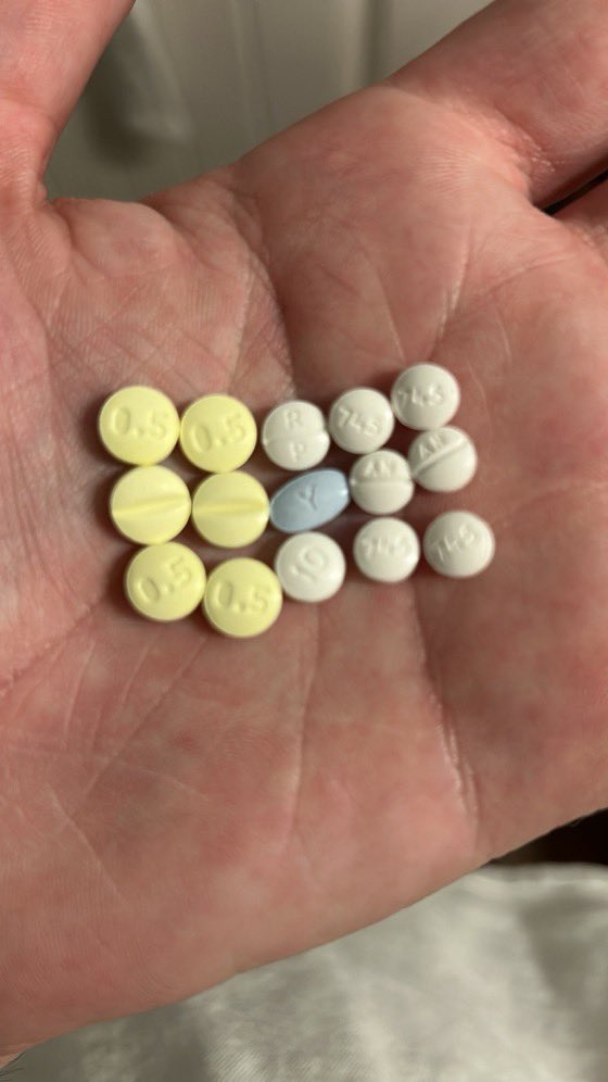 BYANGtoot's tweet photo. Poppin pill after pill after pill tryna heal but it still don’t work🫩 #dwts #furry #drugtwt https://t.co/1Pek1ip4tg