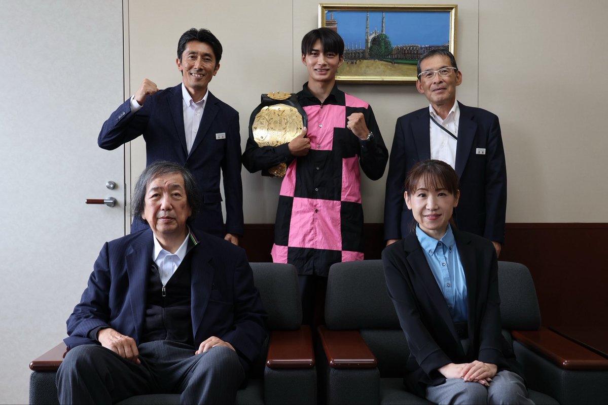 rui912912's tweet photo. 大学へ勝利報告に行ってきました。

在学中にこうして良い報告ができて嬉しいです。
これからも更に活躍して、大学にも良い報告ができるよう頑張ります。 https://t.co/2A0oaotQEv