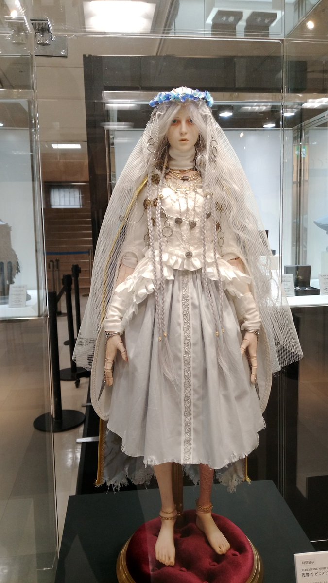 xktbn's tweet photo. 伊勢丹新宿にて展示復讐者 https://t.co/YXcSRqppvh