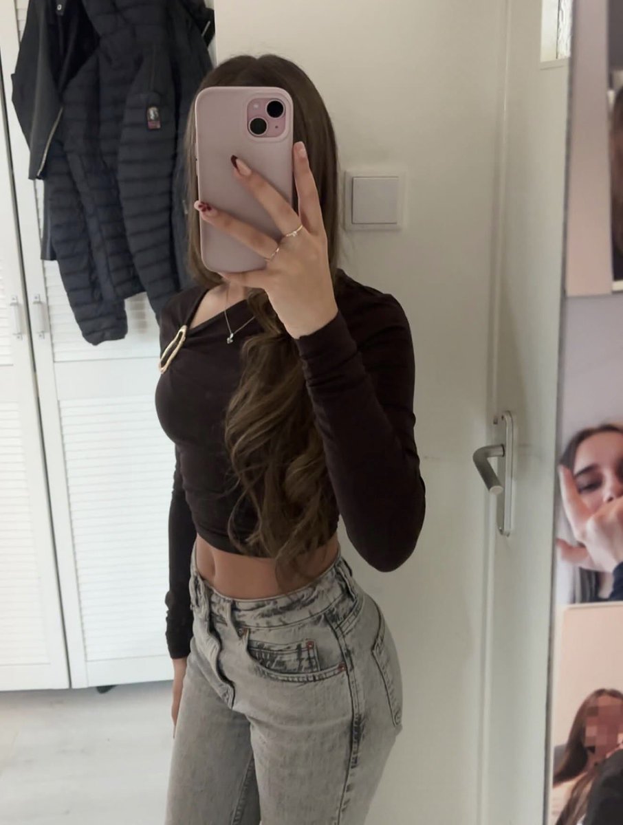 Jadefindomnl's tweet photo. Goedemorgen slaafjes🫶🏼
Vandaag weer school tot 16:15😴 
Heb echt zoooo geen zin, wie betaald m’n ontbijtje en 2 redbulls?💁🏻‍♀️

—
FindomNL Meesteres GoddessNL Goddess Findom #FindomNL #Meesteres https://t.co/Vcjq2z2dfO