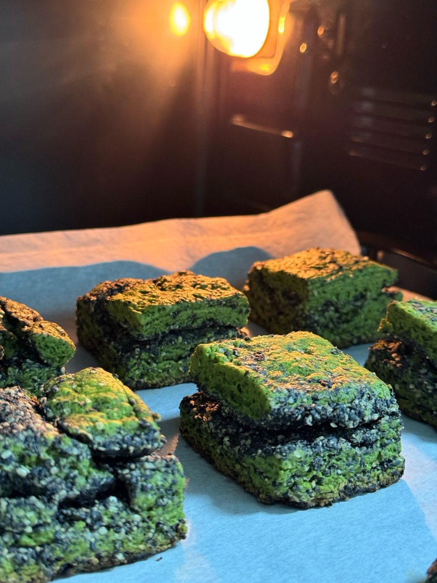 nhitrey889335's tweet photo. Just pulled the warm, buttery matcha scone out of the oven — crumbs everywhere, perfect afternoon glow https://t.co/vBhh1I7Q1P