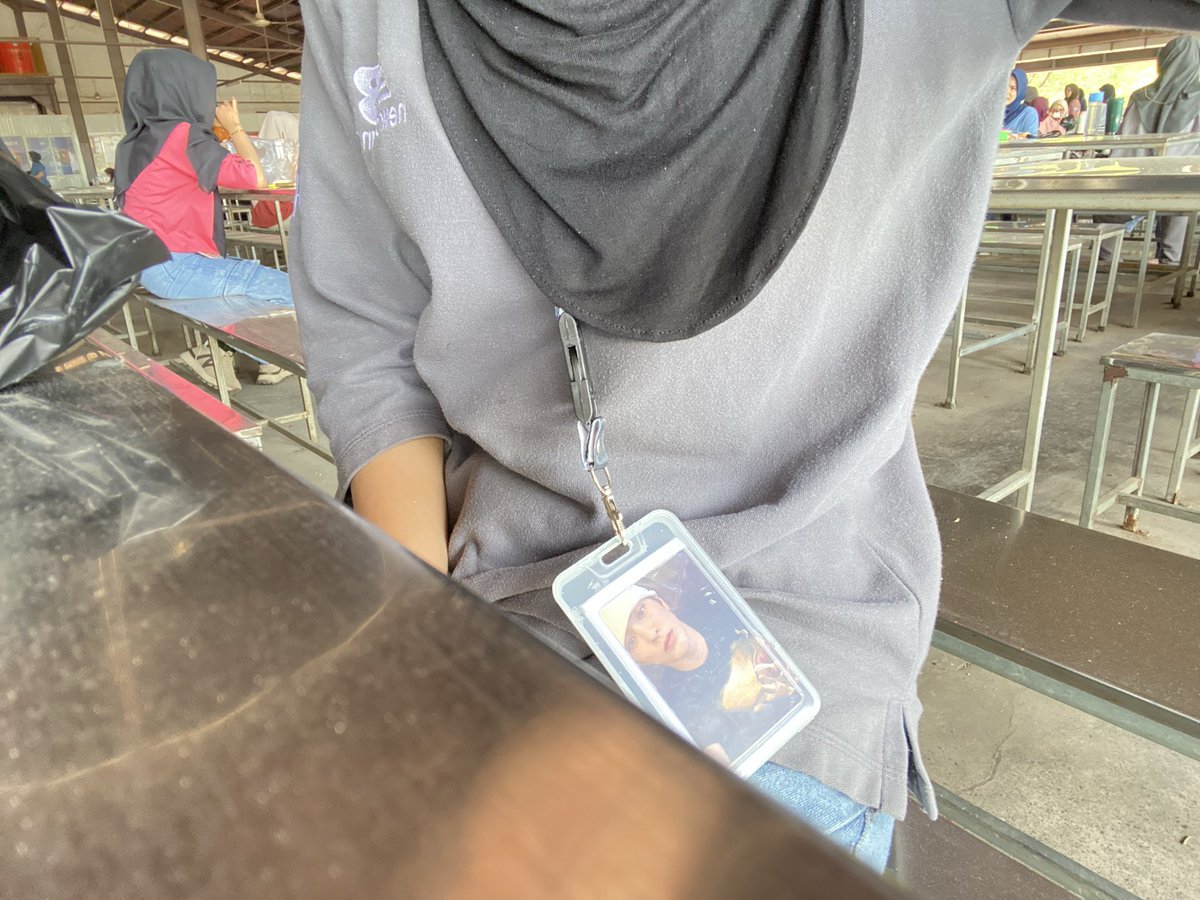 eomanhrain's tweet photo. Eh ada yg bulet bulet nemenin https://t.co/4m4vJ9kGso