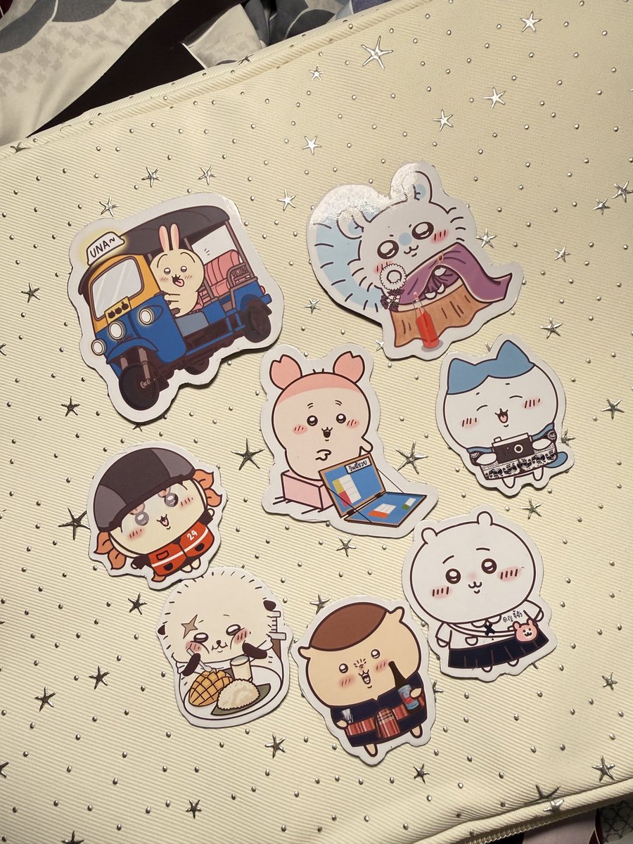loliloliolo's tweet photo. แล้วคือสติ๊กเกอร์ที่วาดไว้ จะเอาไปแจกตอนหนังเข้า 5555555 https://t.co/mVo1TKqecW