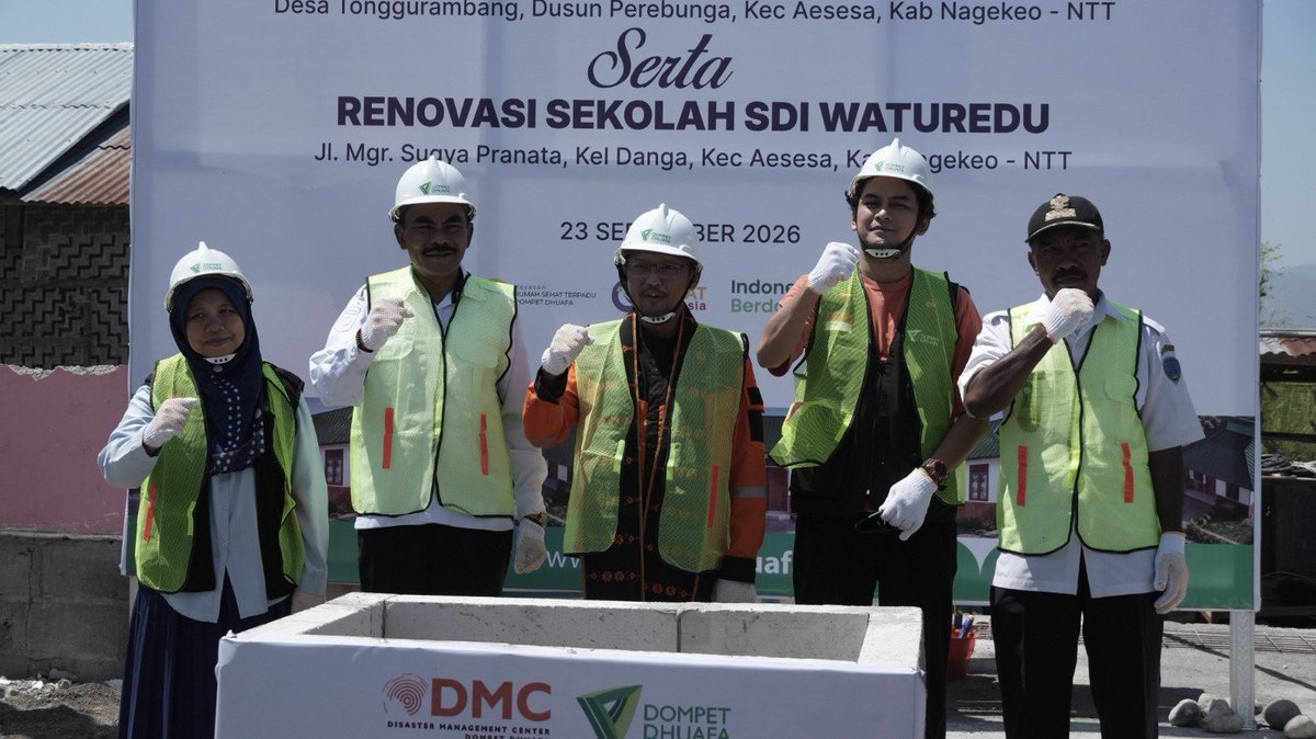 dompetdhuafaorg's tweet photo. Pascagempa NTT, Dompet Dhuafa Bangun 100 Rumah Sementara dan Renovasi Sekolah di Nagekeo

https://t.co/IHbmMSgh6C https://t.co/YnUWpDMCmq