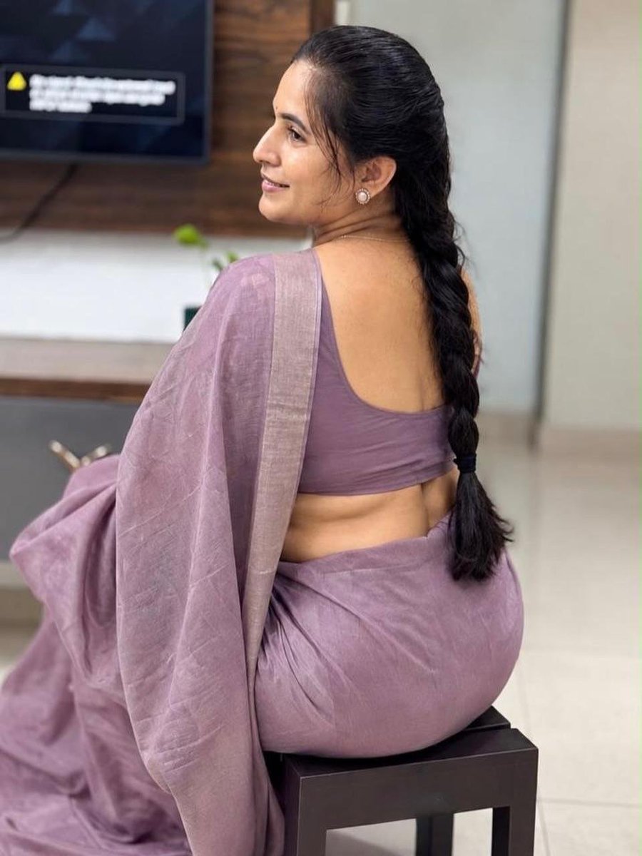 sarojaog's tweet photo. I love my back pose 🍑🫰🏻 https://t.co/zSPD9nyRit