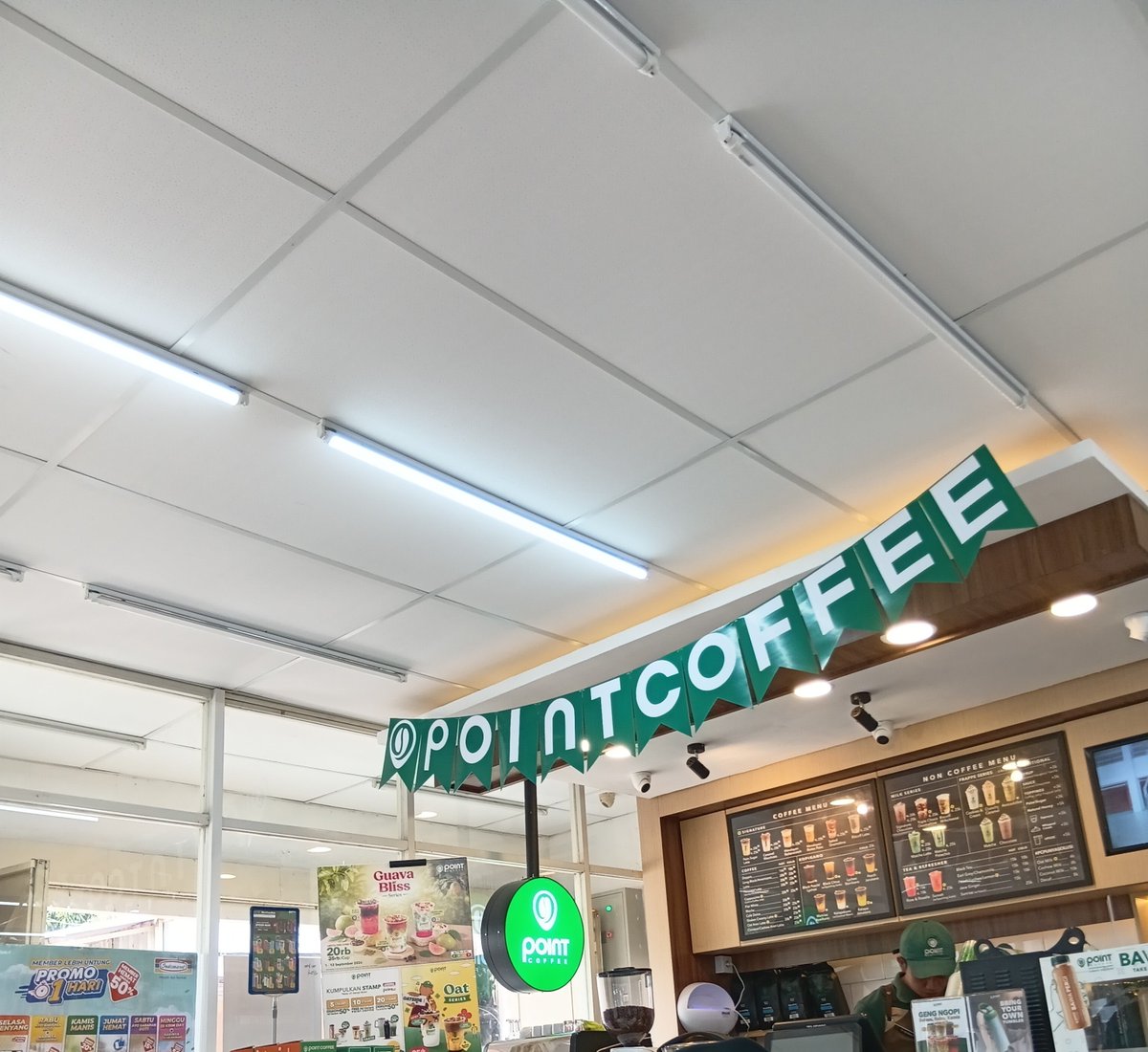 cutesyss's tweet photo. apaa menu point coffe andalan kalian https://t.co/OtI7R9J3ir