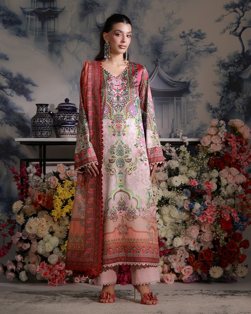 asimjofa's tweet photo. Charmeuse Silk Collection by Asim Jofa | Launching Today (30th) September at 3 PM
AJCS-04 | Unstitched | 3 PCS

Inspired by the artistic beauty of an ombre composition

#AsimJofa #Silk #CharmeuseSilk  #PakistaniFashion #Prints
[ Asim Jofa, I Wear Asim Jofa, Charmeuse Silk ] https://t.co/eCqJzrZwEY