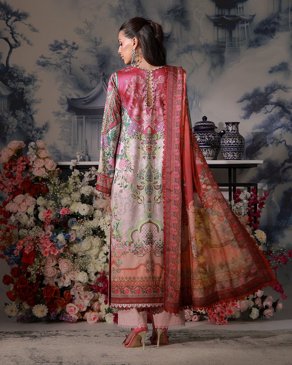asimjofa's tweet photo. Charmeuse Silk Collection by Asim Jofa | Launching Today (30th) September at 3 PM
AJCS-04 | Unstitched | 3 PCS

Inspired by the artistic beauty of an ombre composition

#AsimJofa #Silk #CharmeuseSilk  #PakistaniFashion #Prints
[ Asim Jofa, I Wear Asim Jofa, Charmeuse Silk ] https://t.co/eCqJzrZwEY