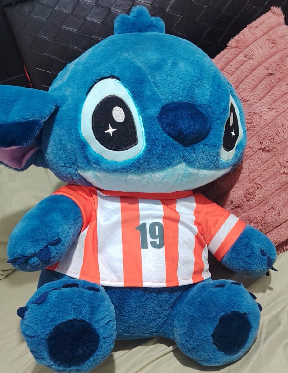 Sohy_SolisH's tweet photo. Hoy no quiero dormir sola...
Así que me traje a un amopañante favorito para poder abrazarlo 🥹🫂💙 #ohana #stich https://t.co/Adtk15OlkK