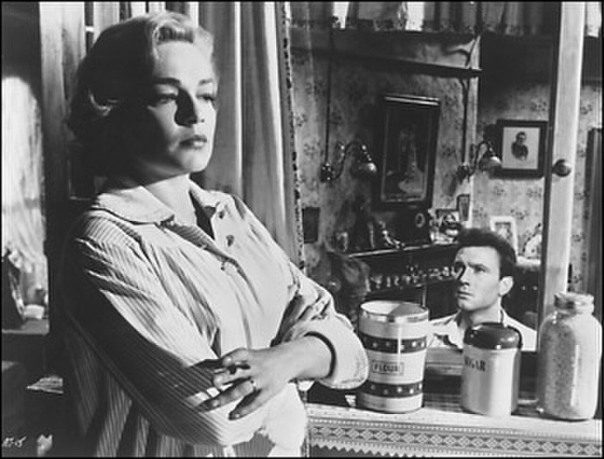 daveainsworth63's tweet photo. Remembering the great French actress Simone Signoret (Simone Kaminker) who died on this day in 1985. She was 64. 🇫🇷 #SimoneSignoret #RoomAtTheTop #TheCrucible #ShipOfFools #TheDeadlyAffair #Ganes #LeChat #MadameRosa #LetoileDuNord #CasquedOr #TermOfTrial #ThereseRaquin #Maneges https://t.co/vX7HnWgmlh