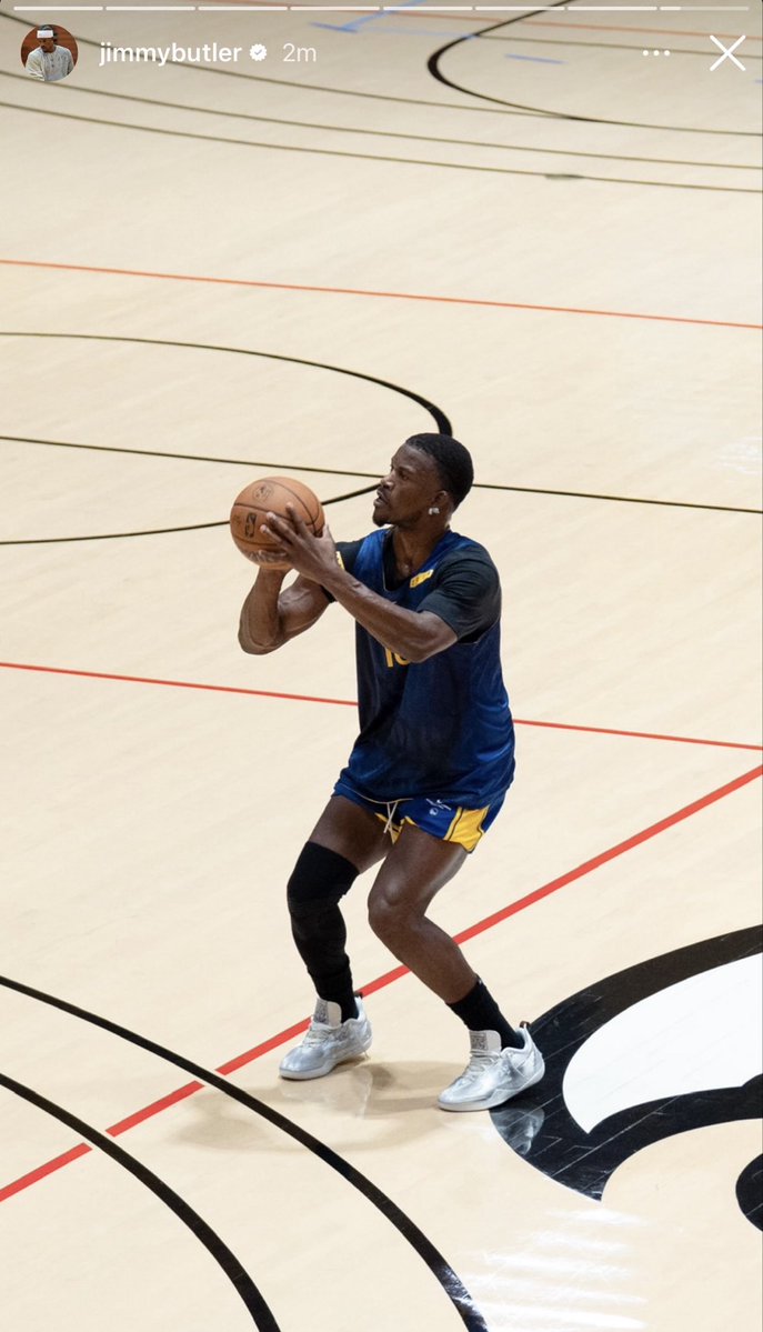 CurryForGame's tweet photo. Jimmy’s Hawaii Training Camp Day 1 photos on his Instagram 👀 https://t.co/zVeoojyqVh