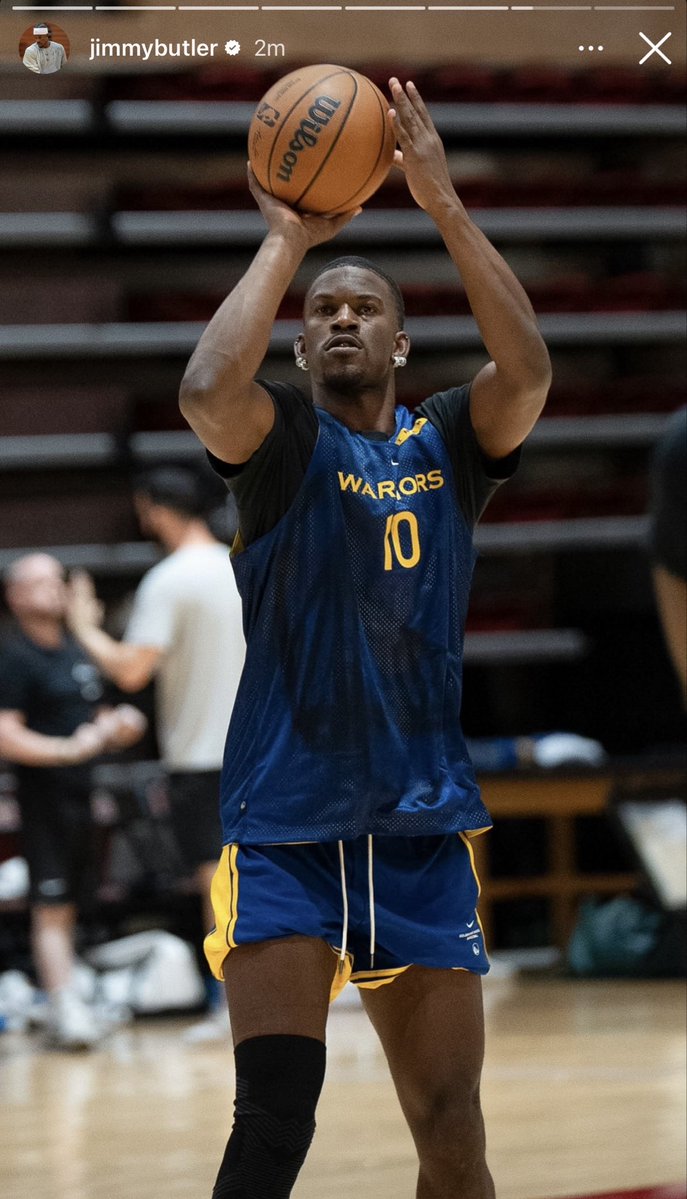 CurryForGame's tweet photo. Jimmy’s Hawaii Training Camp Day 1 photos on his Instagram 👀 https://t.co/zVeoojyqVh