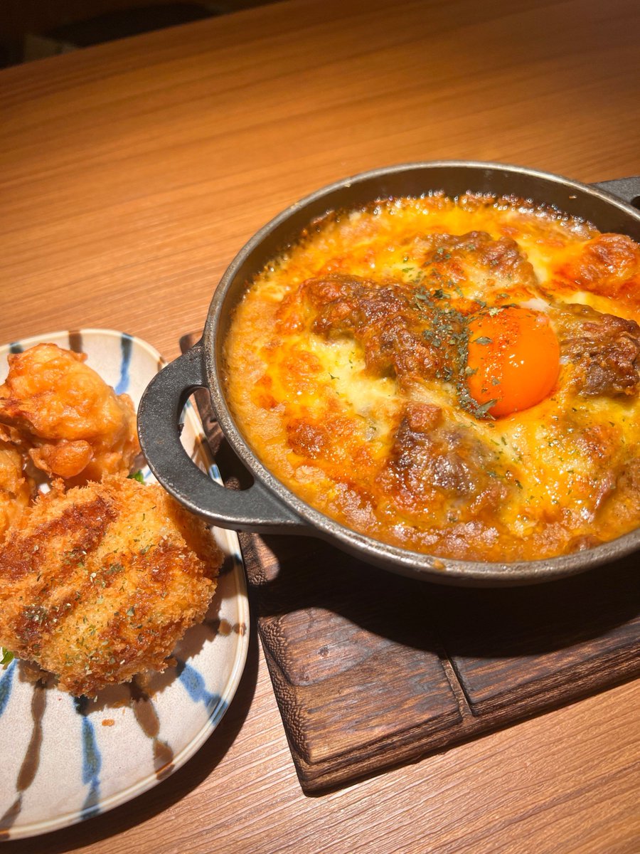 zakihuong92086's tweet photo. Late night hunger hits—this warm grilled rice ball with pickled plums and a cup of steaming miso soup fixes everything. A little comfort only a 24h izakaya can give. https://t.co/b26Ms69y1s