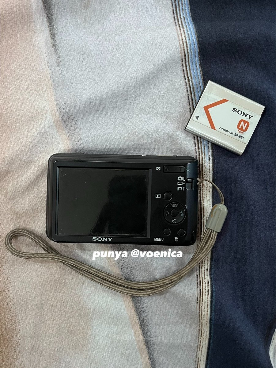 voenica's tweet photo. #zonauangㅤ #bealanjaㅤ 

Sony Cybershot W520

Kondisi: 
- Fungsi mekanis kamera normal &amp; lancar
- Zoom In/Out berfungsi dengan baik
- Hasil foto masih sangat bagus

Hasilnya di reply yaa https://t.co/JgB2XHbmO9