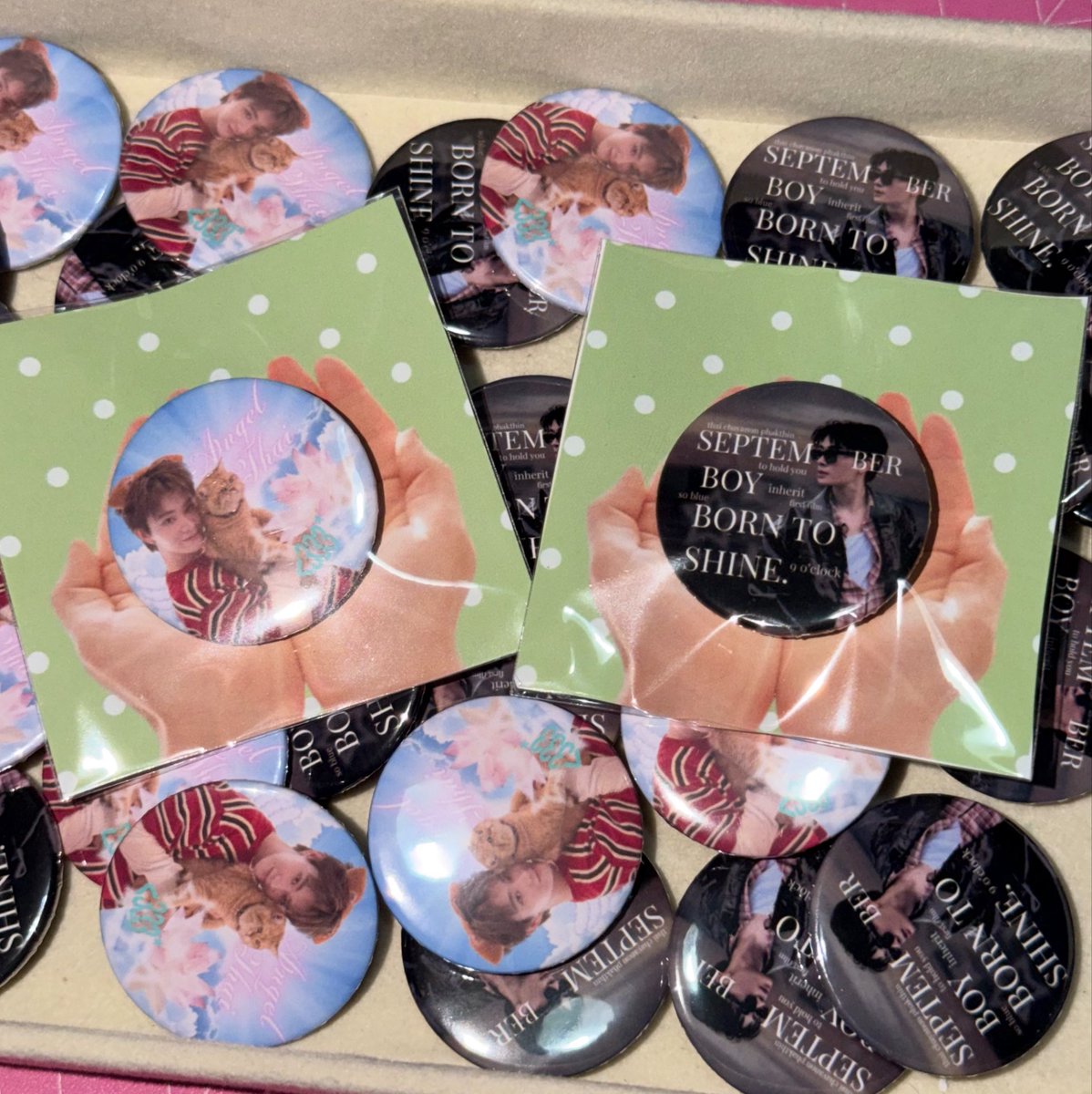 cooltybeb's tweet photo. ⋆𝜗𝜚。รับทำเข็มกลัด 4฿ 

🍏 giveaway แจกคอน
🪽 ฟรีซองใสทุกชิ้น
🌟ขนาด32mm
🧤+แผ่นรอง +1฿

เทมเพลต 🔗 https://t.co/7adSvHr8Uj⁠
สั่ง,สอบถาม 🔗 https://t.co/WEA090ZT0f

#รับทําgiveaway #รับผลิตgiveaway 
#รับทำเข็มกลัด #รับทำของแจก https://t.co/LNGScpE27O