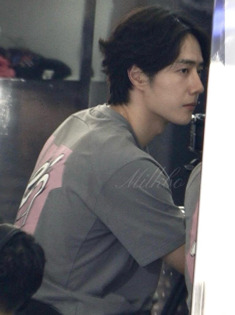 jerjes00's tweet photo. ละใครเขาจะไม่ชอบอี้ป๋อบ้างวะ ขนาดกุยังชอบเลยอะ หนุ่มตี๋ที่จริงจัยสุด ๆ 😭😭😭😭😭😭😭😭😭😭😭 https://t.co/ejMYhD52H7