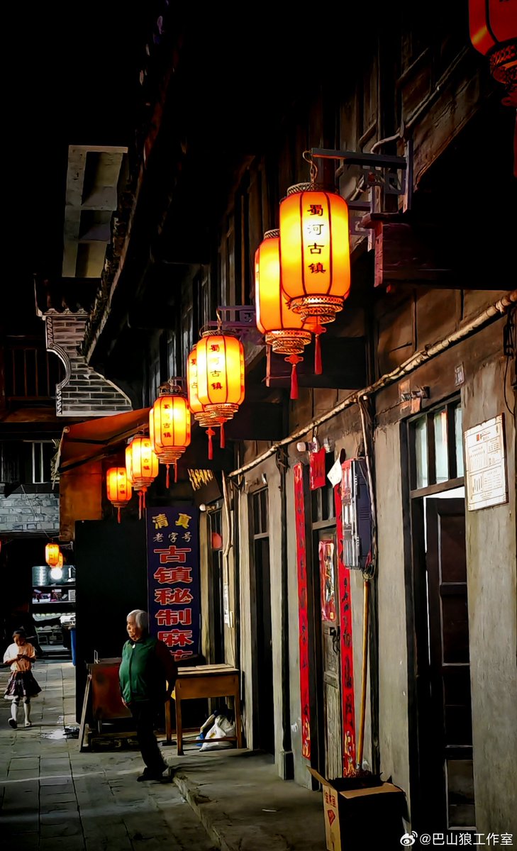 Lahaa9's tweet photo. Today I visited Ganzhou’s old town—its charming streets make my heart feel so warm and cozy! https://t.co/UB1Low4w2f