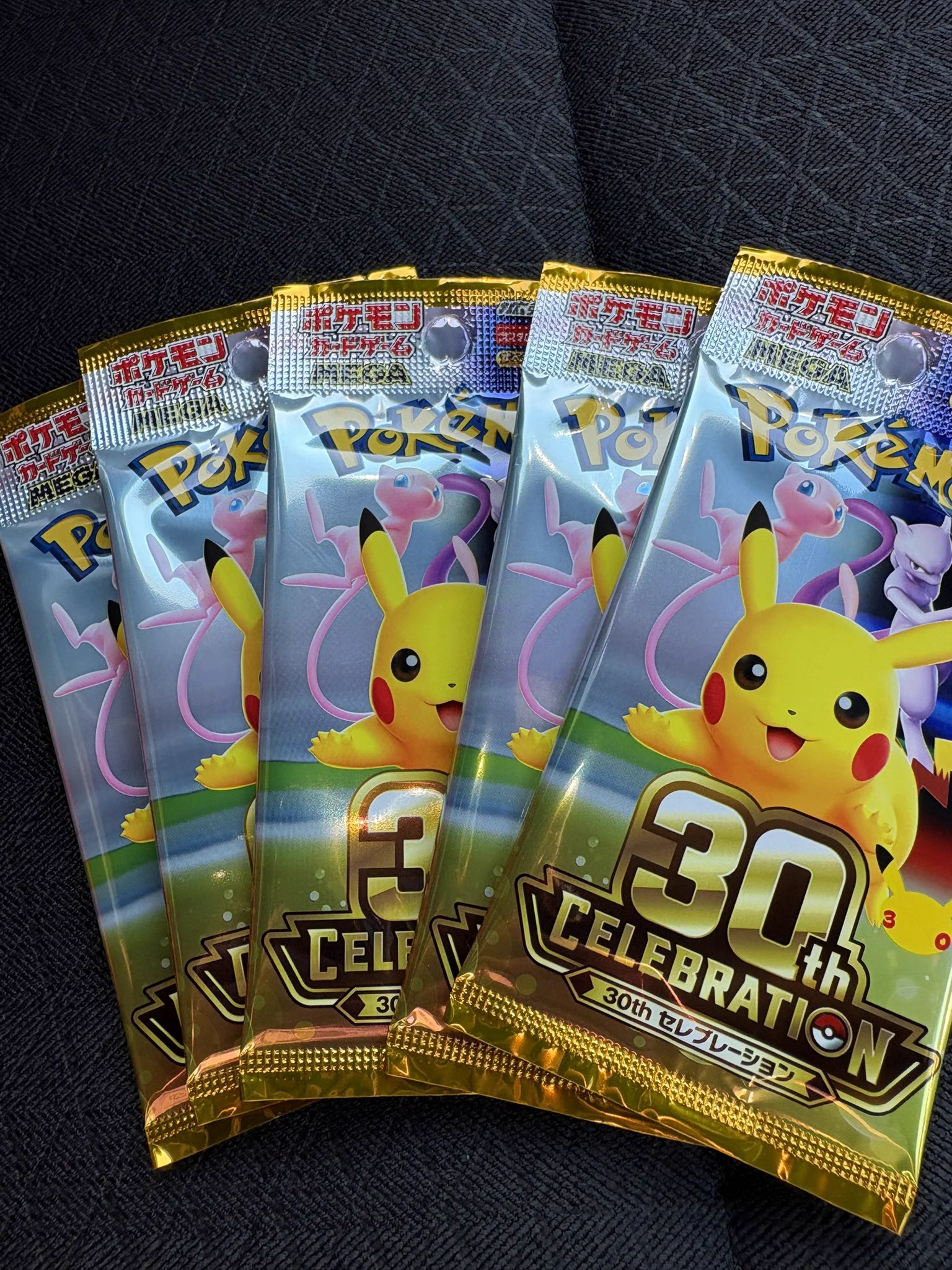 mebameba в X: „コンビニ寄ったら30周年のポケカあったので買ってき