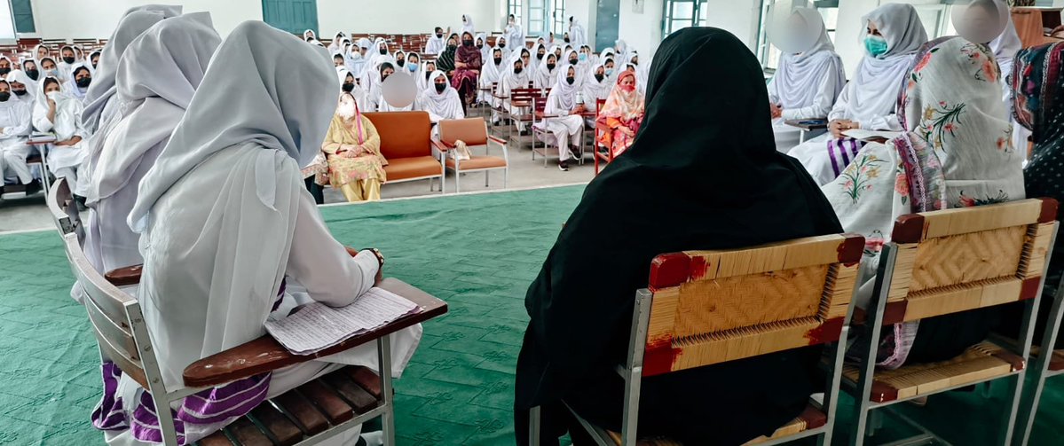 DYOKarak's tweet photo. District Youth Office Karak organized “Women as Agents of Peace” at Govt. Girls Degree College KDA Karak. The dialogue brought women and girls together to discuss preventing terrorism, violence and extremism, while promoting peace, tolerance and inclusion.

#YouthEmpowerment https://t.co/BTeZVI3odn