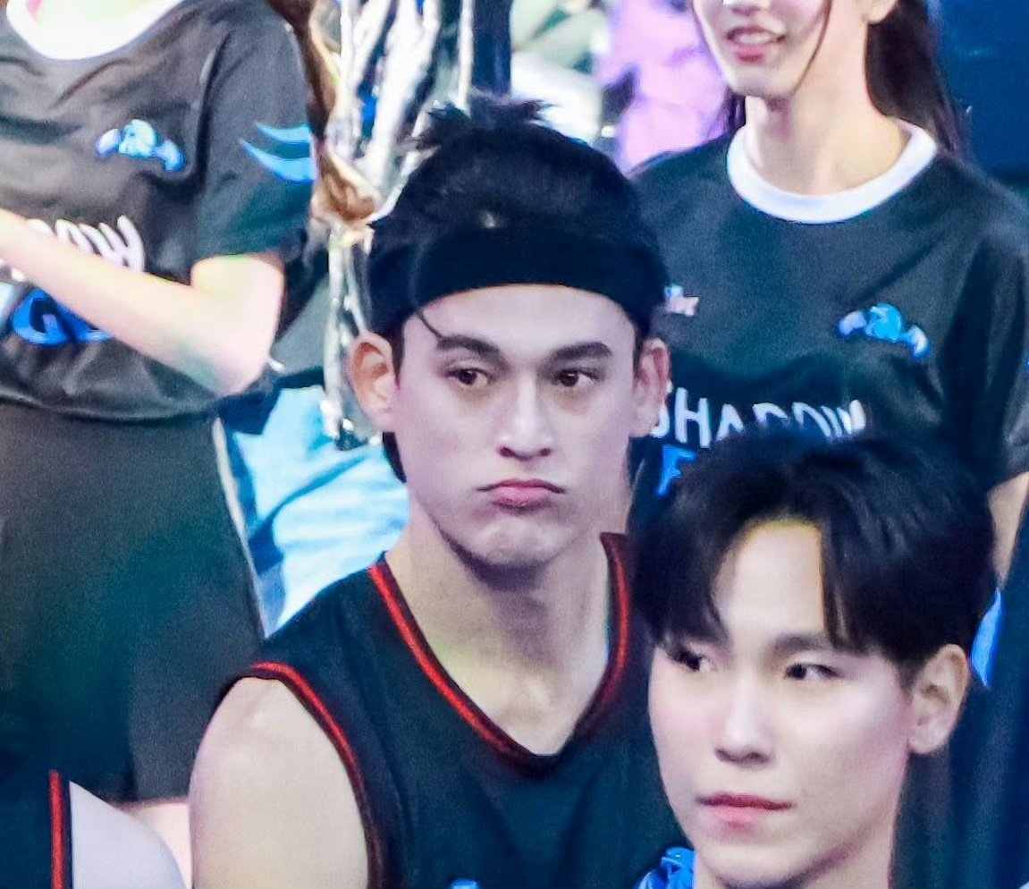 phuwin1975's tweet photo. เปะเก่งอยากบีบปาก🤏🏻 https://t.co/sUxe0hdZMH