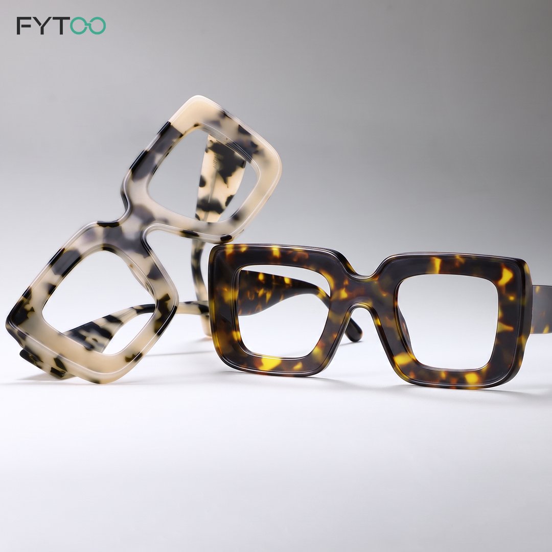 Fytoo_brand's tweet photo. Classic tortoise, reimagined.✨

👓Cyrene   SPU: FT939862

Link in bio.
#fytoo #eyeglasses #eyewear #glassesfashion #prescriptionglasses #optical #outfitidea #lifeinframes https://t.co/AN4Y0yvuKM