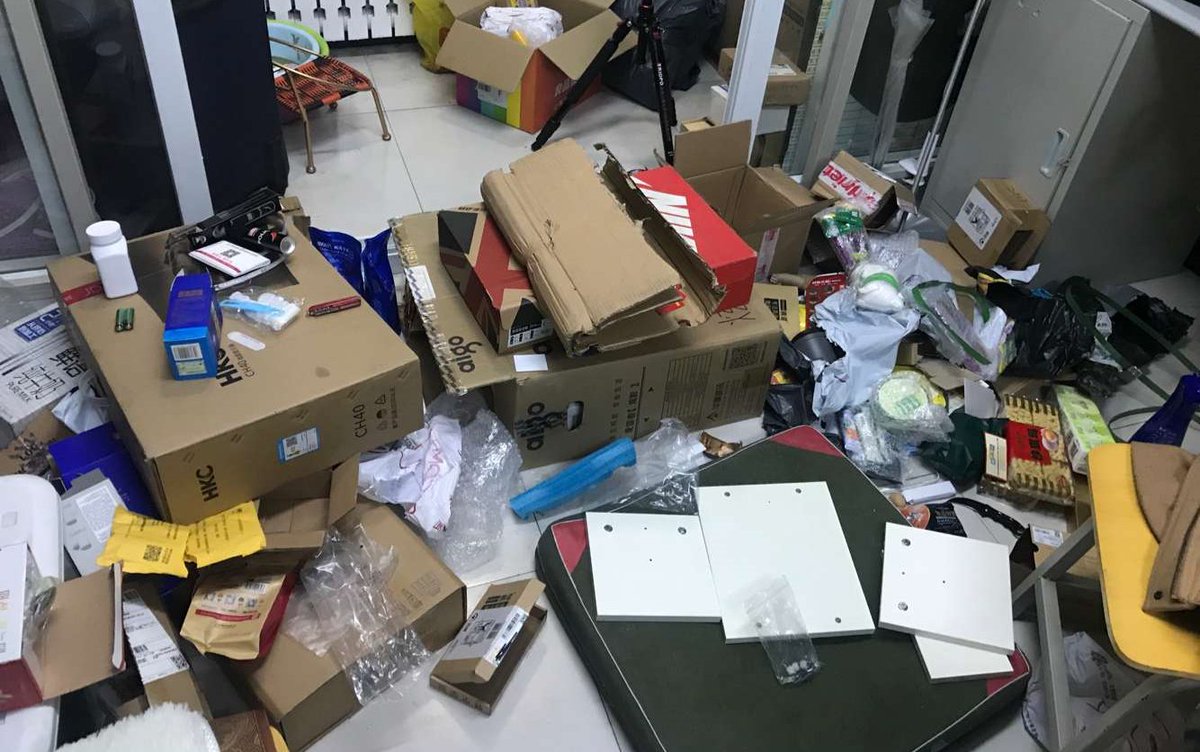 Ernisweet10's tweet photo. [Went on a spree for days, now I'm full of tao pin hui, regretting every overbuy!] https://t.co/oFUsq5ORS5