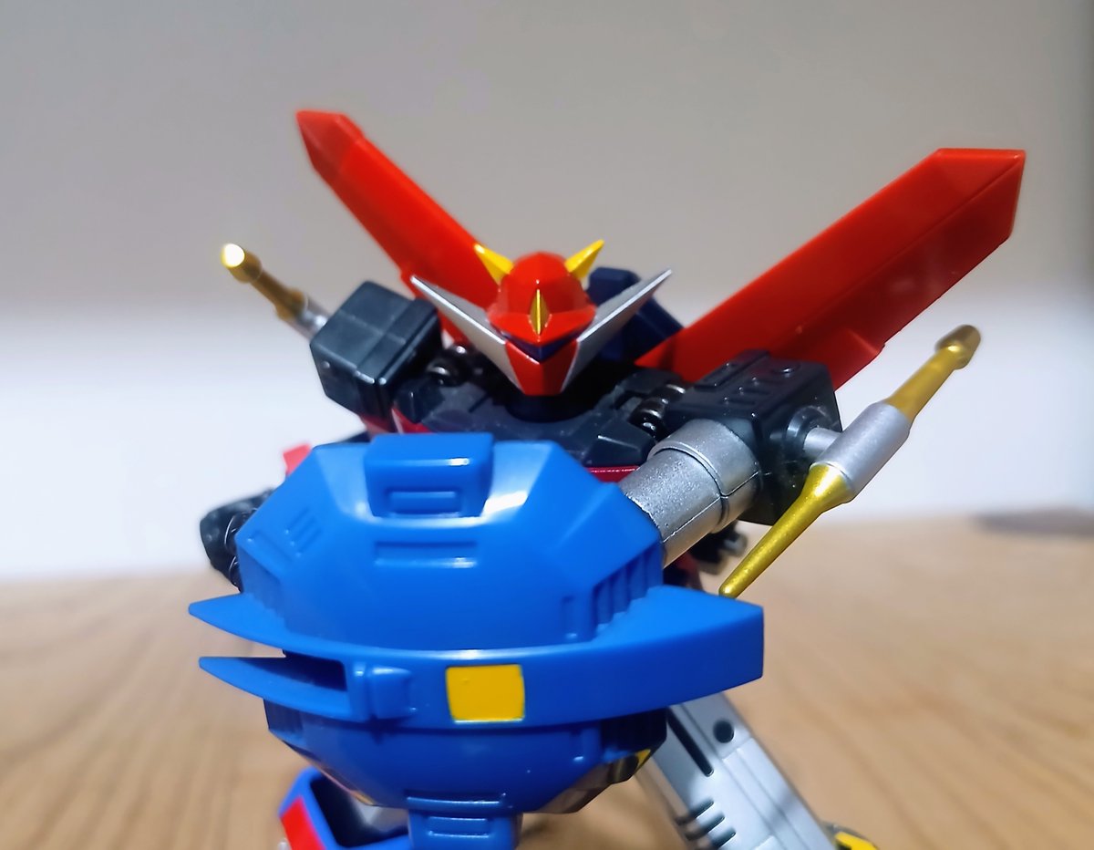 Desunutz1's tweet photo. Mechtember day 29
I don't know who god sigma is,but i really like his desing,and yeah i know he looks like voltron,but the convination of primary colors looks better in him,this figure looks and moves great,and the daicast on the legs it's a good deatail.
#toyphotography https://t.co/alH5Gy55Wq