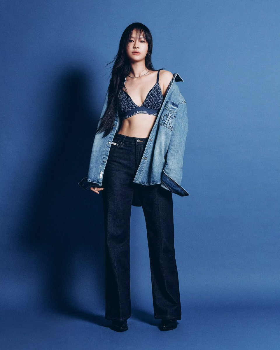 bodyguardchuu's tweet photo. THE CALVIN KLEIN SHOOT IS OUT OH MY GOD WHAT THE FUCK MILK PANSA FOWKSKDND 

#CalvinKleinxMilk #MilkPansa #มิ้ลค์พรรษา https://t.co/ID45ZpcDDv
