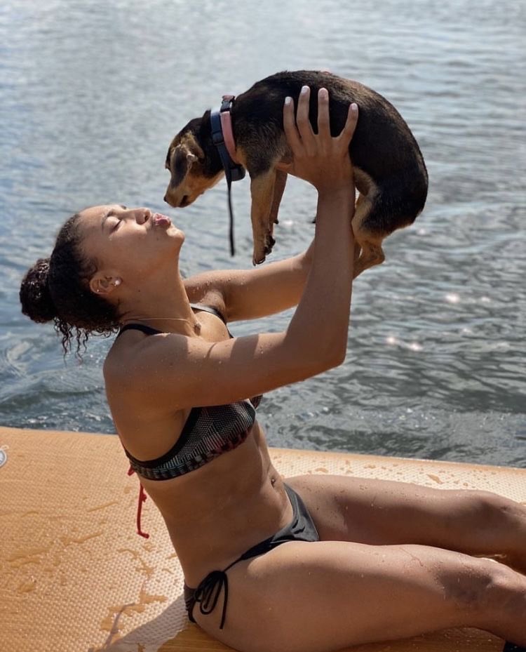 makswbb's tweet photo. someone on threads said that’s why azzi named her dog stewie😭‼️ https://t.co/2tRxhlqV5H
