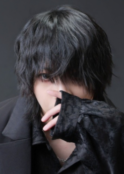 EyesGroupAmb's tweet photo. ミステリアスな目元に一瞬で惹き込まれる…！EyesGraceの「椿」は、一度会ったら忘れられない魅力を放つ圧倒的イケメン。今夜は彼と特別な時間を過ごしてみませんか？
#EyesGrace #椿 #ホスト #イケメン #推し不在さんおいで https://t.co/5zRUSoDCAi