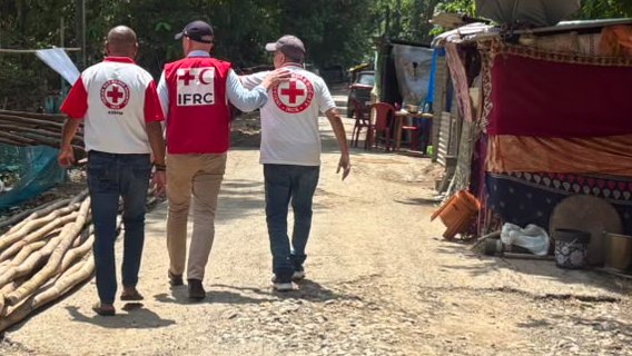 IFRCAsiaPacific's tweet photo. When floods swept through Assam, northeastern India in July this year, thousands of families saw their homes and belongings damaged by rising waters. 
 
With support from the IFRC's Disaster Response Emergency Fund (@IFRC_DREF), the Indian Red Cross Society (IRCS) is helping flood-affected households in the districts of Jorhat, Sivasagar and Charaideo rebuild their sense of safety and stability. So far, 9,500 households have received tarpaulins to establish temporary shelter, along with kitchen sets and mosquito nets to protect their health and well-being.