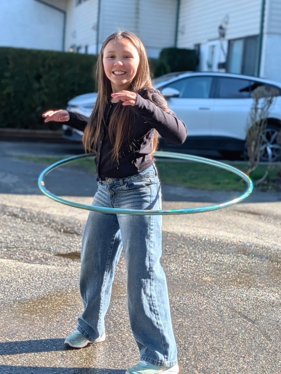 ciamin's tweet photo. By doing what you love, you inspire and awaken others. Isla is excited for the warm weather and hooping again! She’s aiming to set new records, starting with 20 minutes yesterday and 40 minutes next week. https://t.co/cItjaZ7w0D