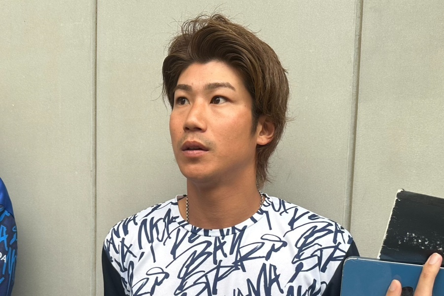 gnomotoke's tweet photo. DeNA濱将乃介、育成契約打診に「まだ何も言えない」　中日から現ドラ加入も…直面した環境の“違い”（Full-Count）-Yahoo!ニュース https://t.co/CuTLMtimLy

DeNAは30日、濱将乃介外野手に来季の支配下契約を結ばない旨を通達。育成選手としての契約を打診している。 https://t.co/56jLKLybN6