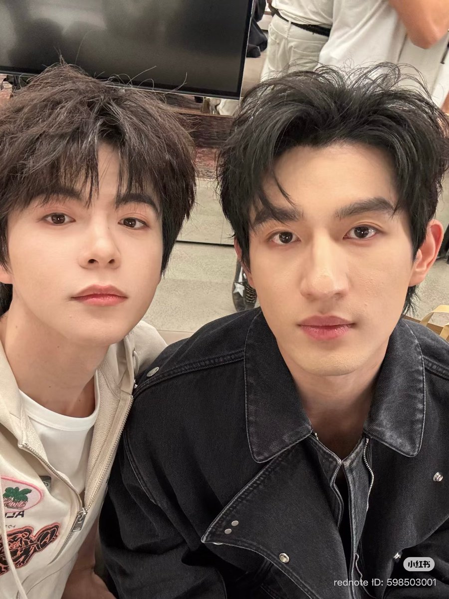 katdramalover2's tweet photo. Elio XHS update:
So cool &amp; cute 💪

Damn it Elio, you're feeding us way too well today 😍

#政瞳 #AyLio https://t.co/tjKWALMP2V