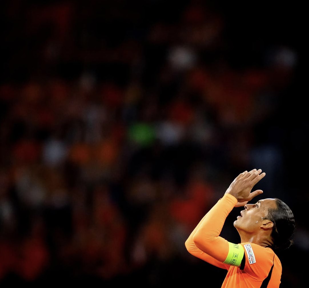 voshans's tweet photo. Sportfotografie ís kunst…

(Foto Koen van Weel) 

#VirgilvanDijk #NationsLeague 
#NEDGER #NEDDUI #Oranje 
#voetbal #football #soccer #VvD
#fotografie #photography #Virgil https://t.co/BxFkuSsP9y