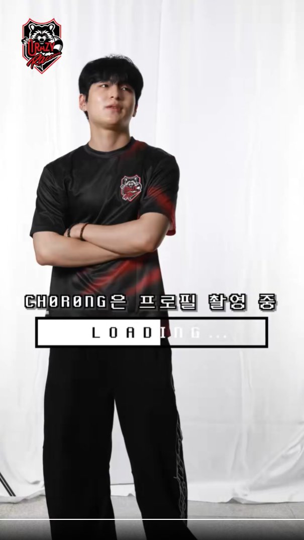 gaebaqsal's tweet photo. 초롱 이분 프로필촬영하다가 번아웃오신듯 https://t.co/LnHjBOmKHV
