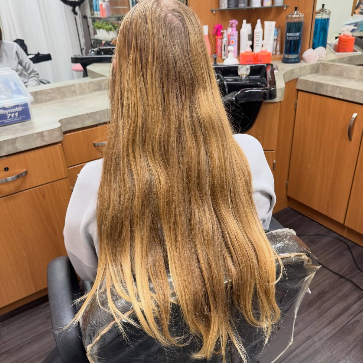 sucettfc's tweet photo. Talk about a transformaaaaaation! She not only donated her hair but completely changed her entire vibe! https://t.co/T2Bbl0lJ6L