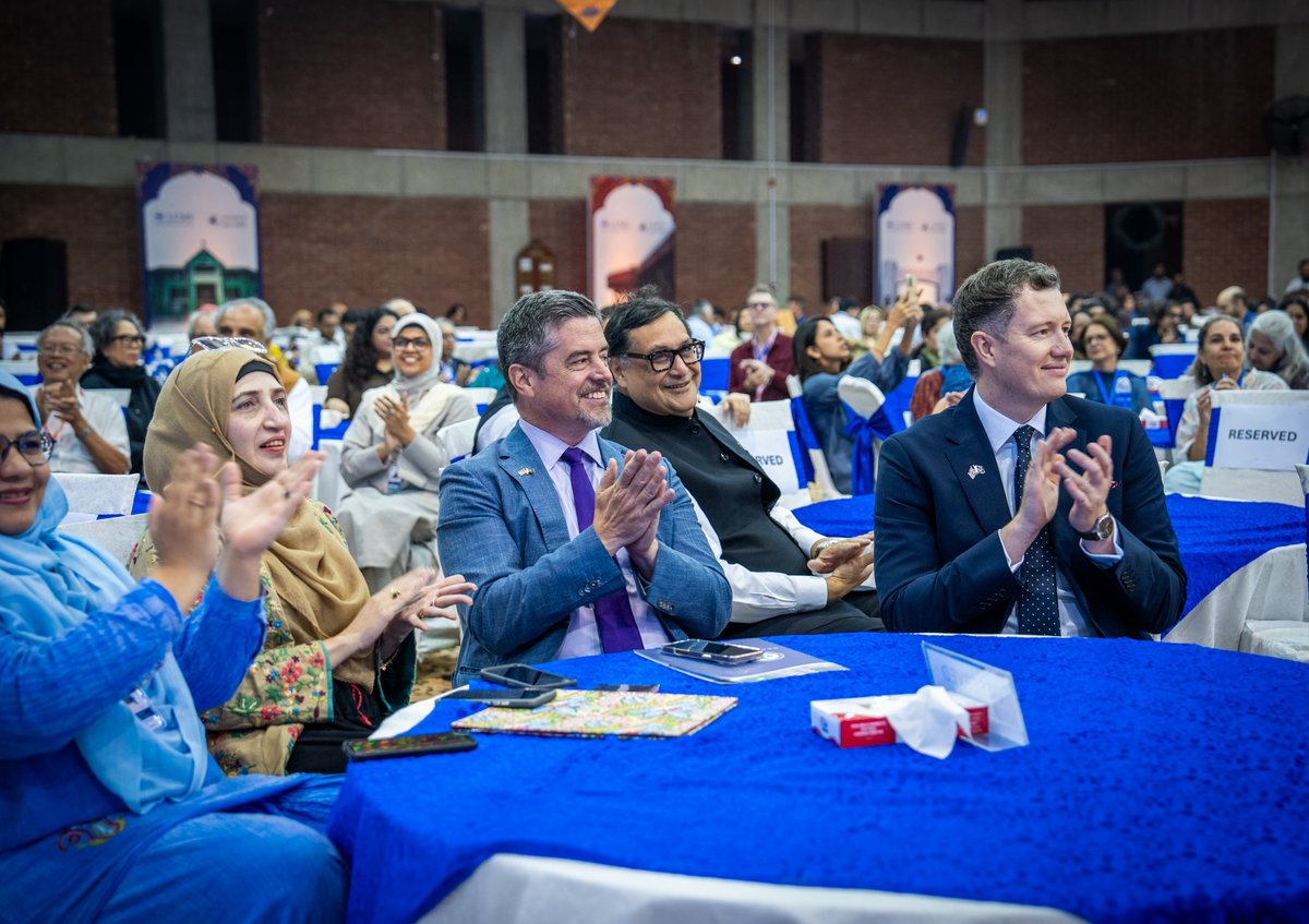 USCGLahore's tweet photo. Over the coming days, American, Pakistani, and international scholars will share ideas, forge new connections, and lay the groundwork for collaborations that extend well beyond the conference. That is power of academic exchange – creating connections that endure long after the conference ends. 🇺🇸🇵🇰 #USAinPakistan