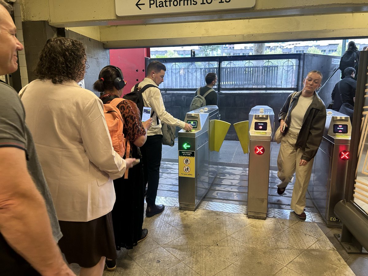 johnlohaire's tweet photo. @metrotrains something wrong with this picture ! Every morning this week at flinders street - 1 gate out during morning peak… https://t.co/icnpiGPhtZ